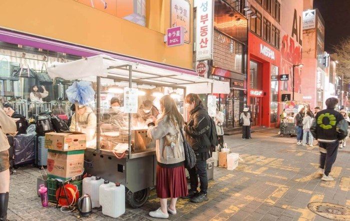 明洞夜市必吃小吃 明洞夜市必吃小吃